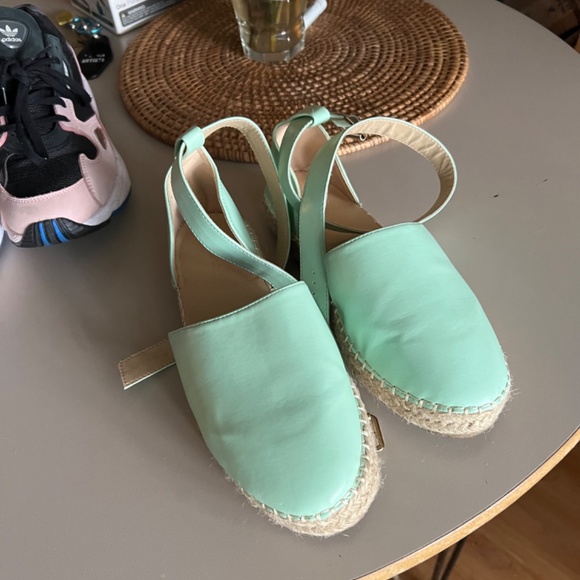 Mint sandals - Picture 2 of 3
